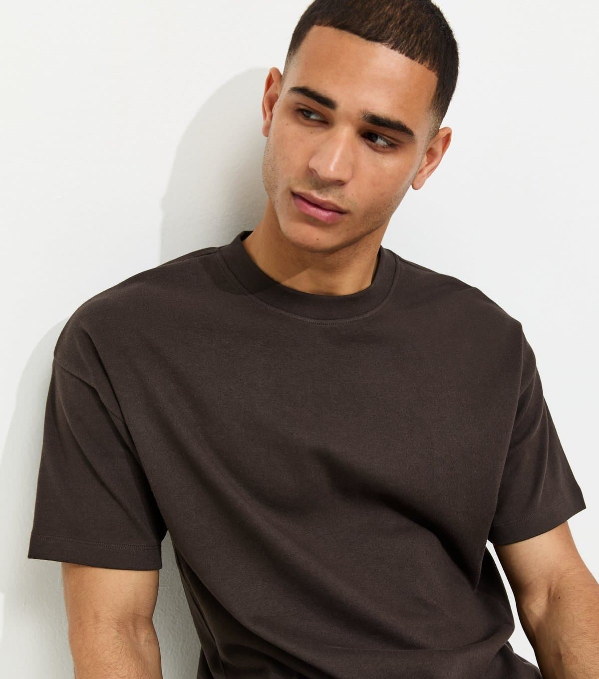 New Look Men's Dark Brown Boxy Crew Neck T-Shirt New Look