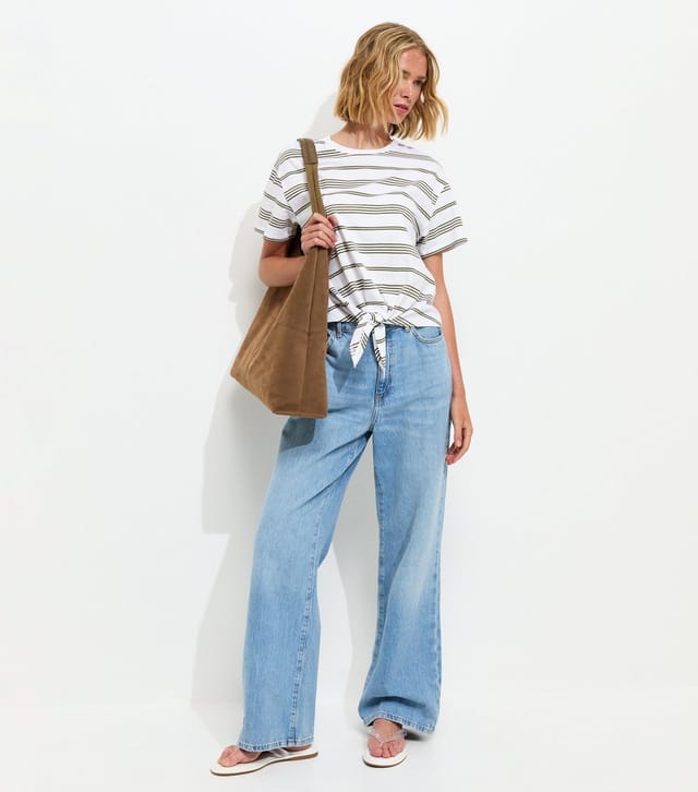 New Look Women's White and Green Striped Tie Front T-Shirt New Look - 2