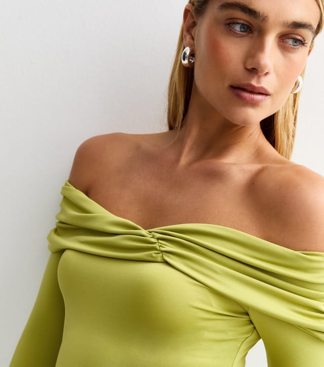 New Look Women's Light Green Ruched Bardot Bodysuit New Look - 2