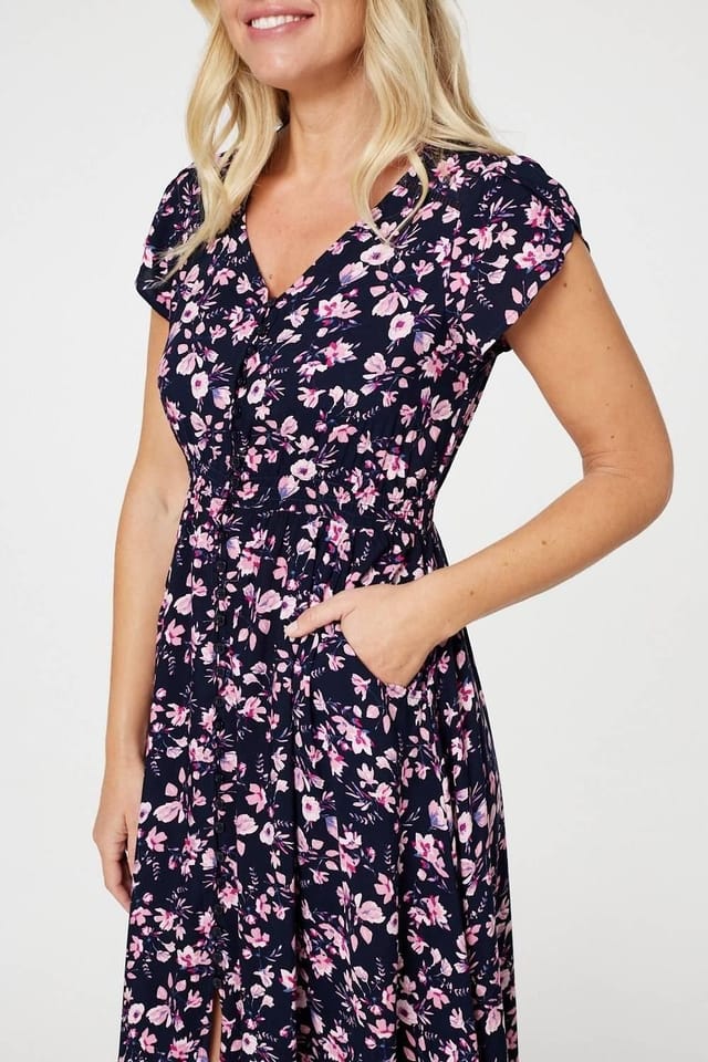 Izabel London Izabel London Women's Floral Pocket Detail Maxi Dress in Blue - 2