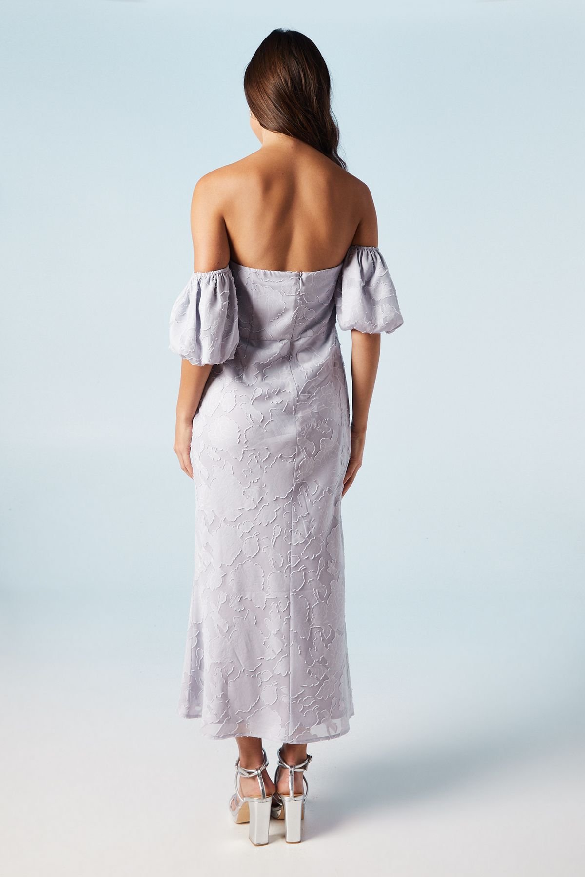 Oasis Oasis Women's Rose Jacquard Puff Sleeve Asym Detail Bridesmaid Midi Dress in Lilac - 3