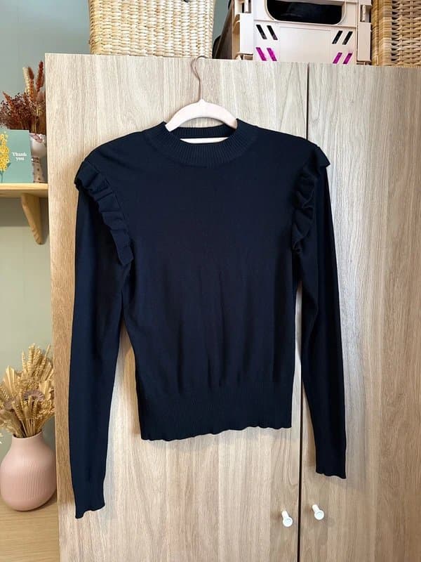 New Look New Look black knitted frilly jumper size 10