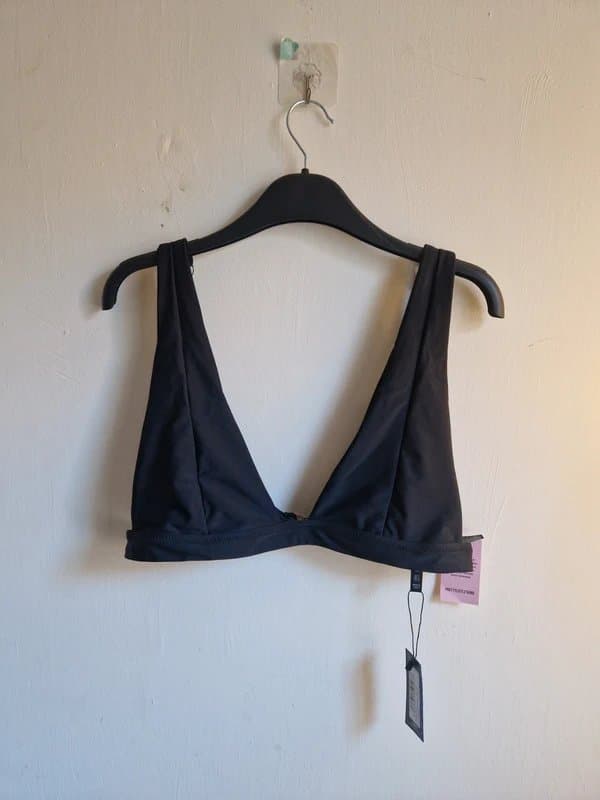 PrettyLittleThing PrettyLittleThing Black Triangle Bikini Top UK 16 Adjustable Straps Removable Cups BNWT