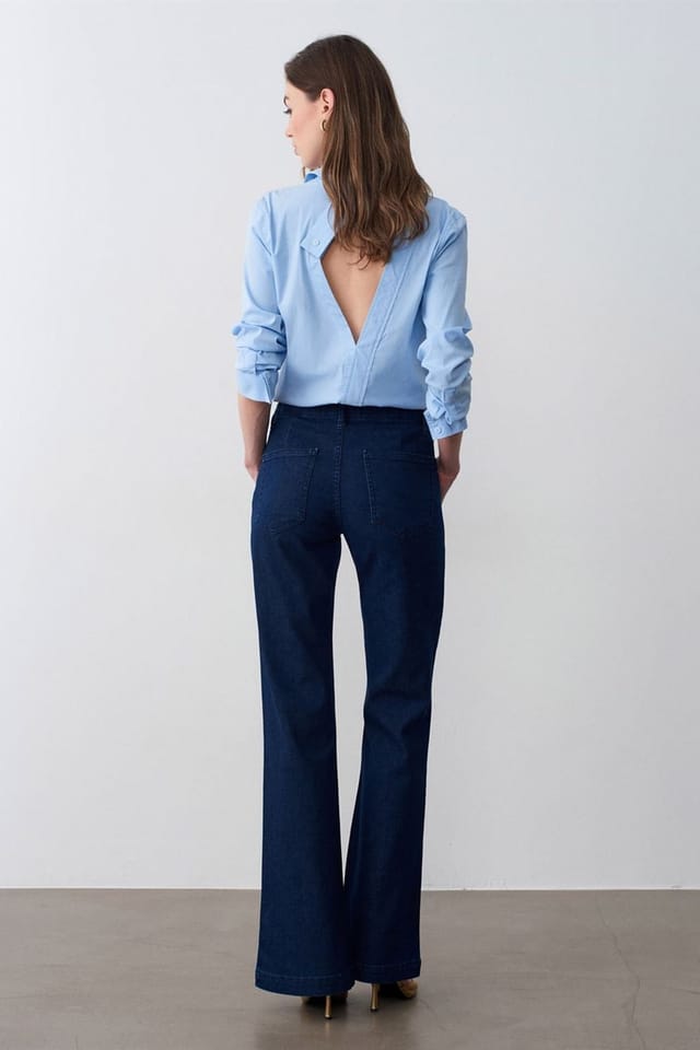 Dilvin Dilvin Women's High-Waist Flare Jeans in Dark Indigo - 2