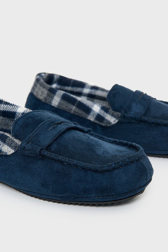 Threadbare Threadbare Men's Faux Suede Trim Moccasin Slippers in Navy - 2