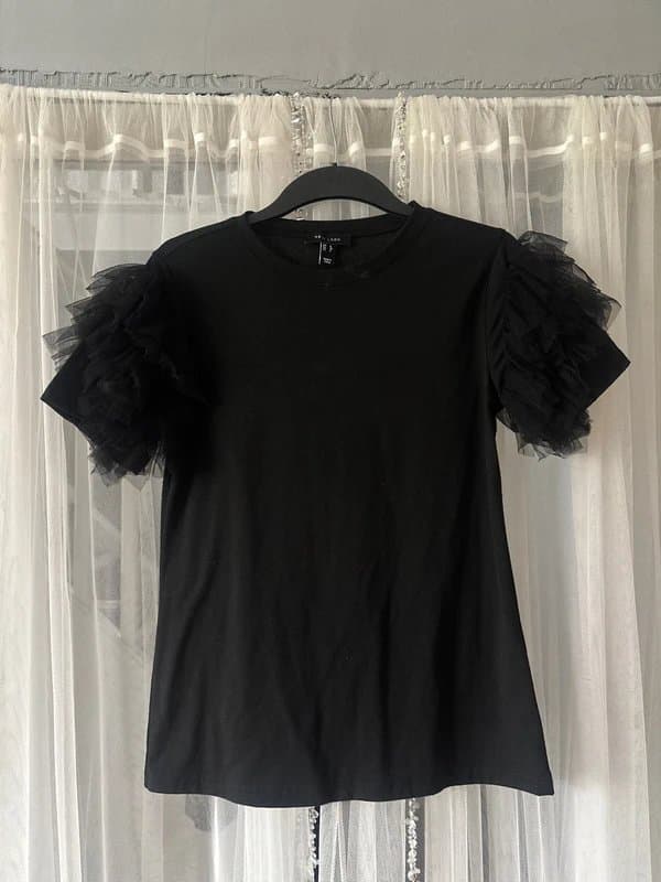 New Look New Look black tshirt tulle sleeves