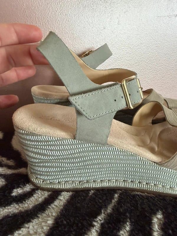 Clarks Light green Clark’s wedge sandals. Size 7