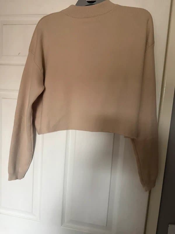 Bershka Bershka beige long sleeve cropped jumper