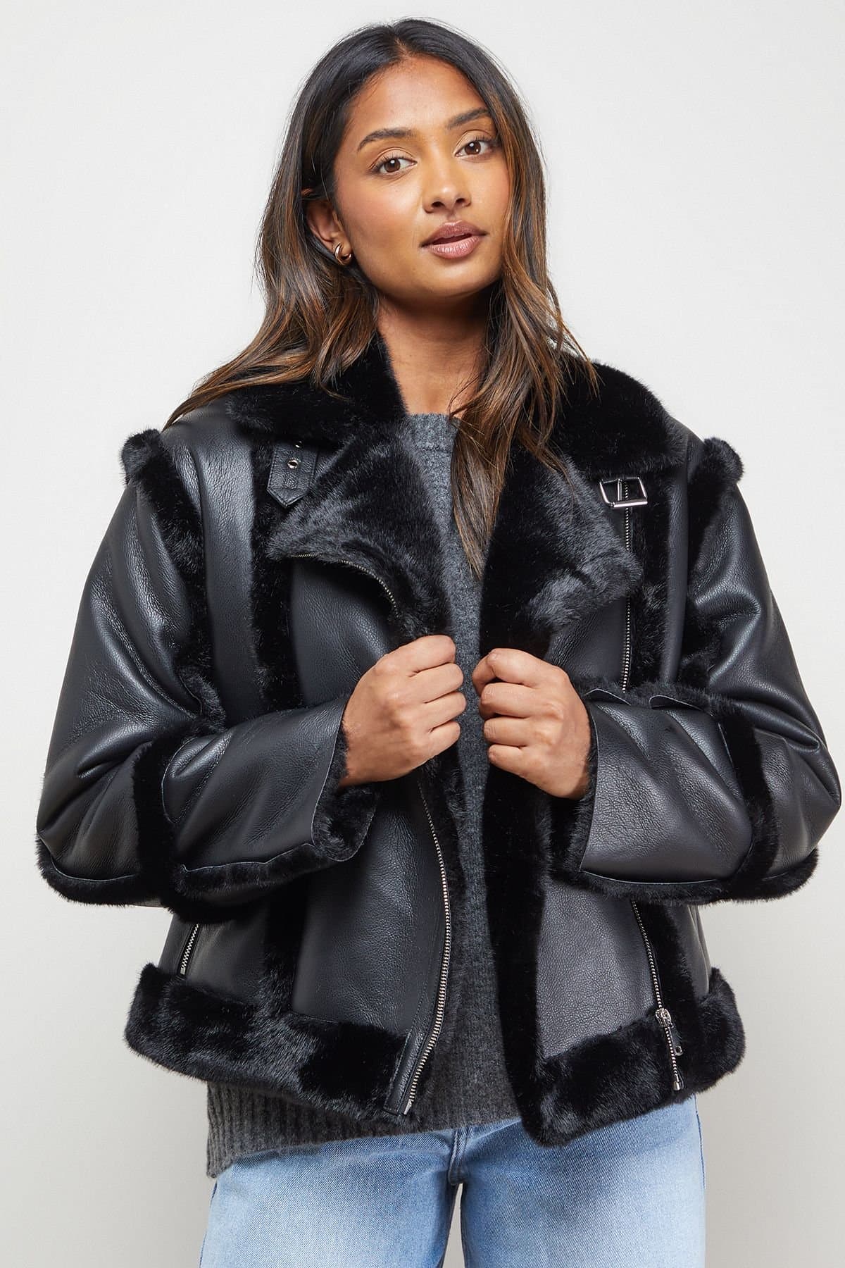 Oasis Oasis Women's Shearling PU Aviator Jacket in Black