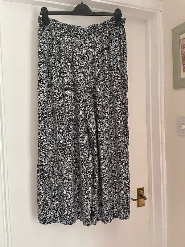 New Look New Look cropped wide leg trousers size 14