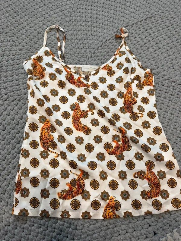 Never Fully Dressed Never fully dressed tiger vest S