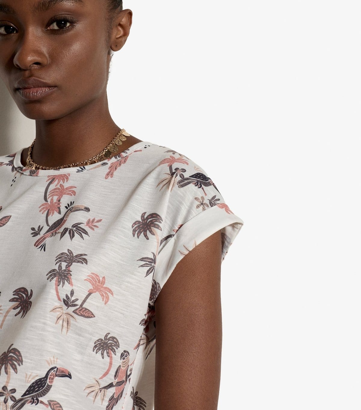Apricot Women's White Parrot and Palm Tree Print T-Shirt Apricot New Look - 4
