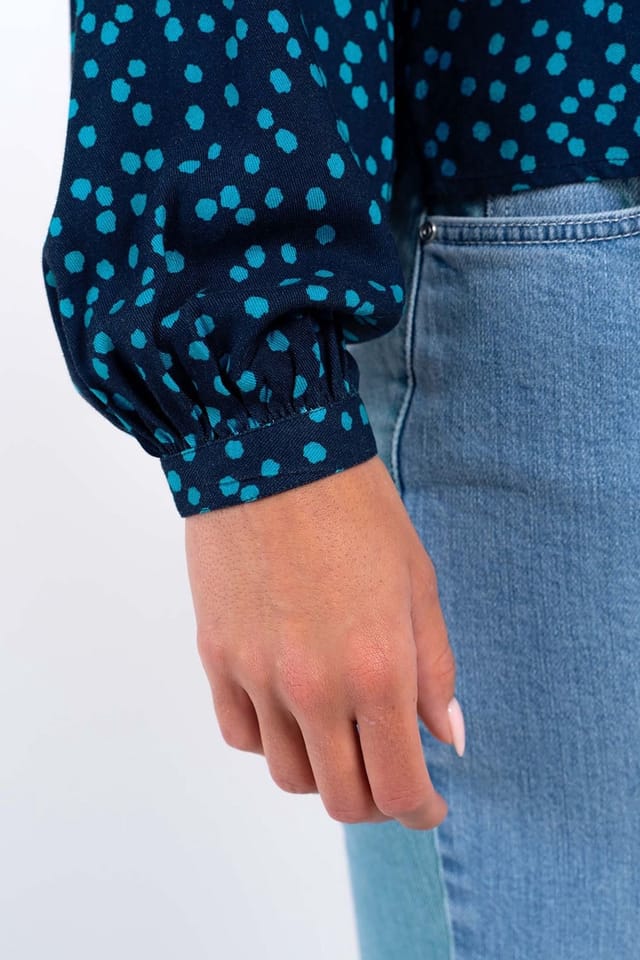 Kettlewell Kettlewell Women's Delilah V-Neck Blouse in Dark Navy - 3