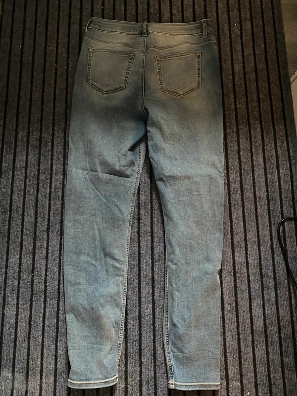 ASOS ASOS Design Faded Blue Skinny Jeans sz 32 (14) L32 Great Condition - 1
