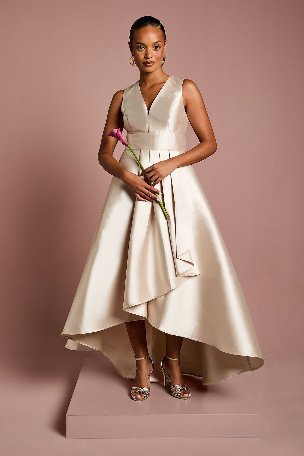 Coast Coast Women's Honoured Petite Sleeveless Plunge Waterfall Twill Maxi Bridesmaid Dress in Champagne