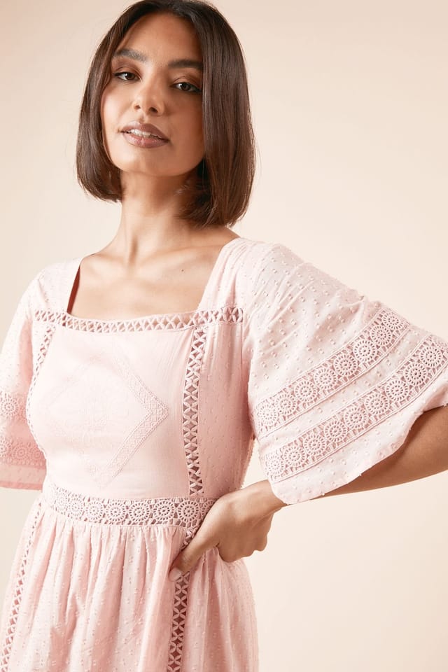 Dorothy Perkins Dorothy Perkins Women's Embroidered Front Angel Sleeve Midi Dress in Pink - 2