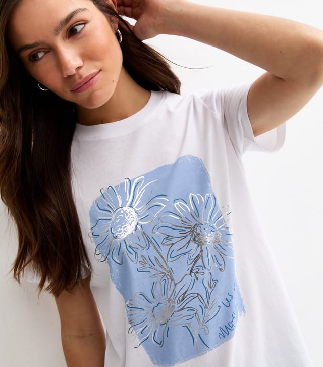 New Look Women's Petite White Foil Flower Relaxed Top New Look - 2