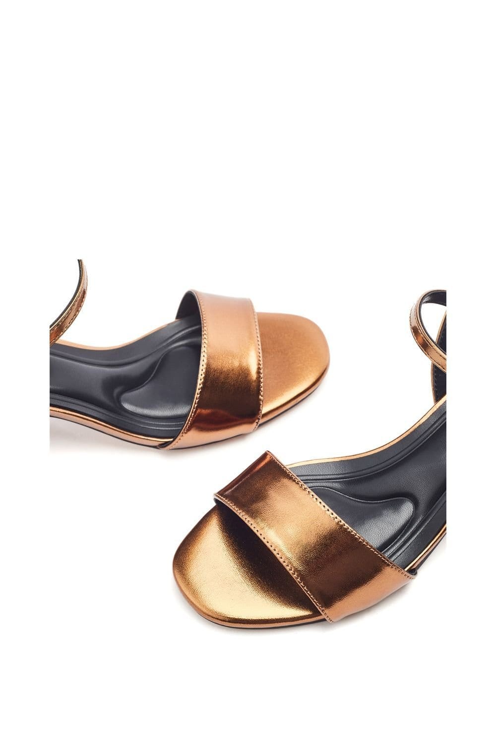 Moda In Pelle Moda In Pelle Women's 'Nareena' Porvair Heeled Sandals in Bronze - 4