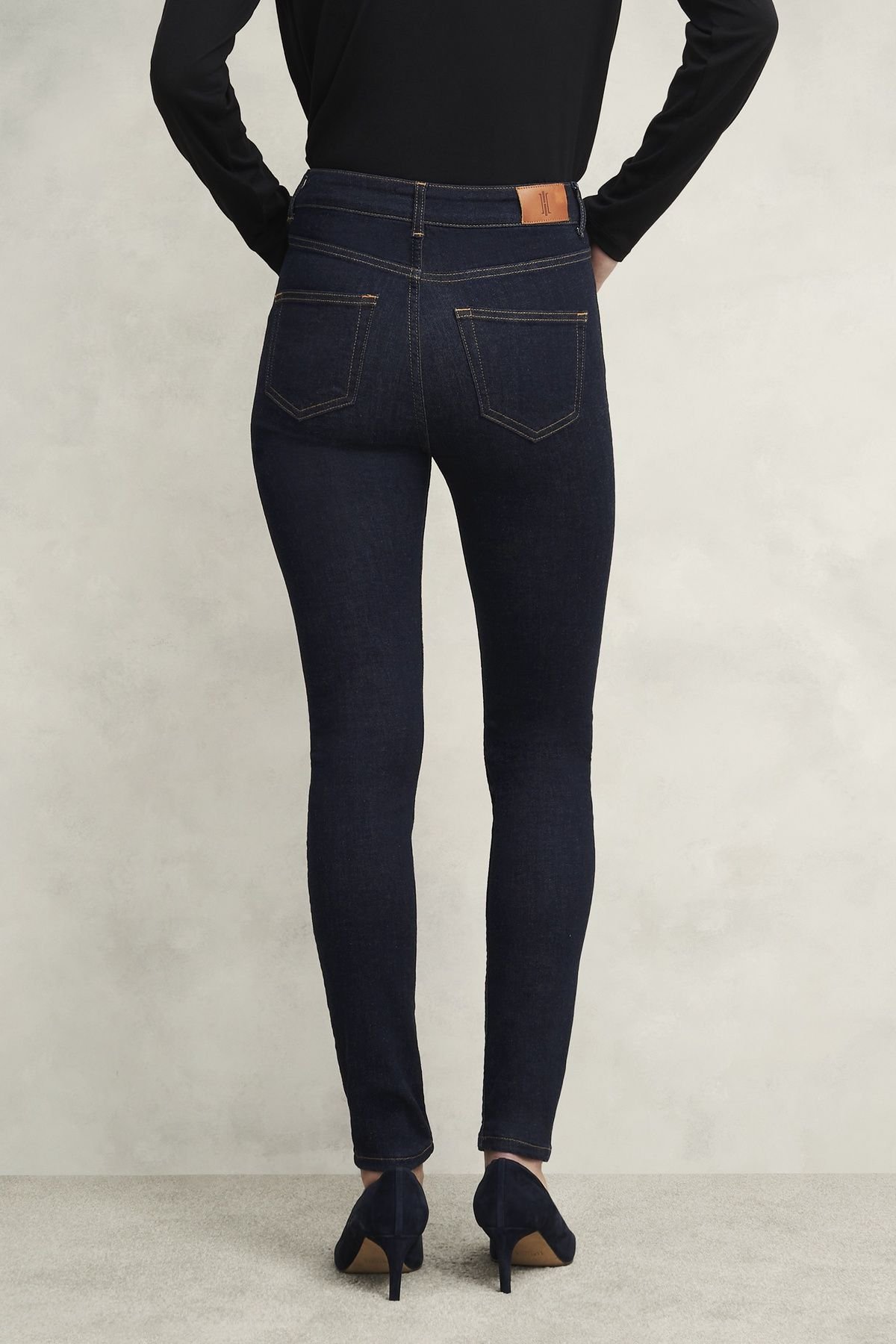 Hobbs London Hobbs London Women's Gia Sculpting Jean in Dark Navy - 4