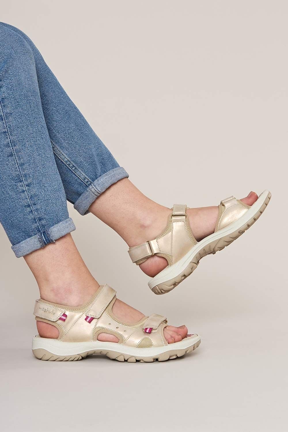 Moshulu Moshulu Women's 'Aire' Adventure Sandals in Metallic Gold