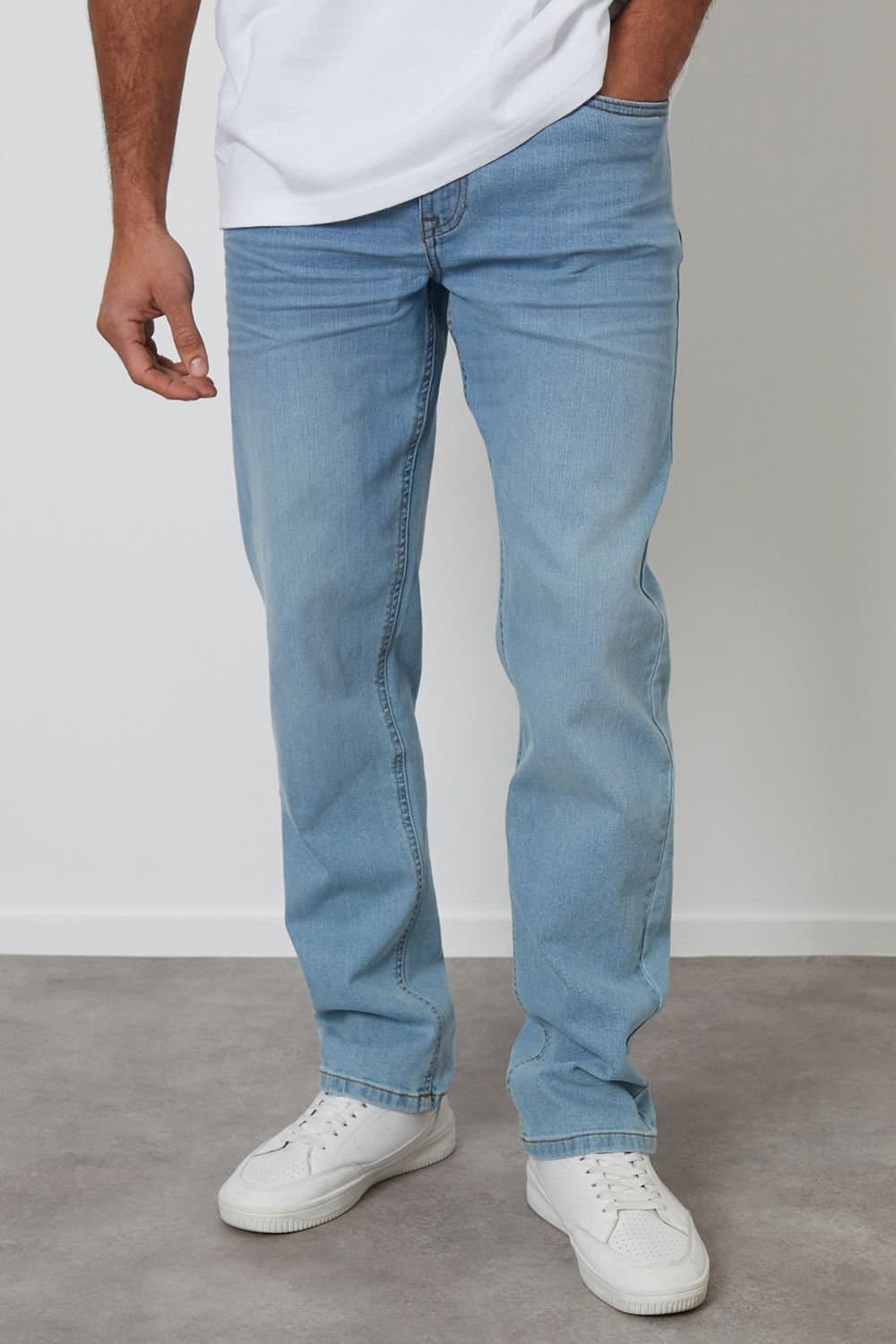 Threadbare Threadbare Men's 'Canterbury' Straight Fit Jeans With Stretch in Light Blue