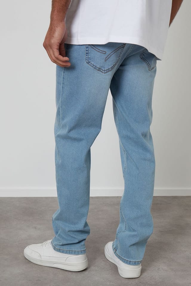 Threadbare Threadbare Men's 'Canterbury' Straight Fit Jeans With Stretch in Light Blue - 2