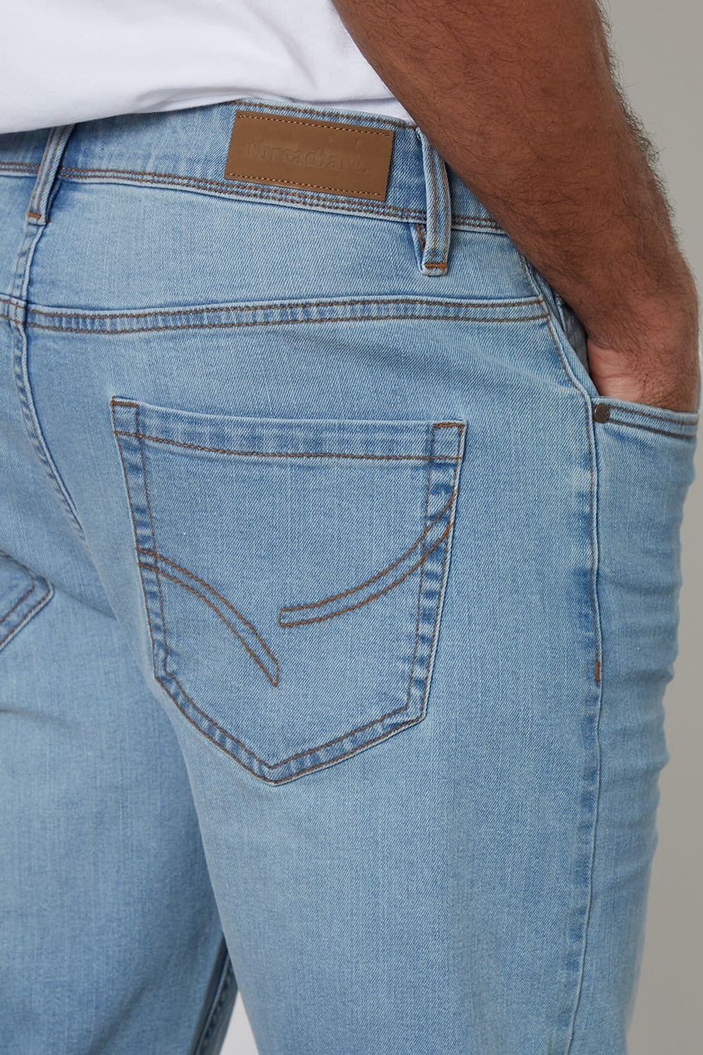 Threadbare Threadbare Men's 'Canterbury' Straight Fit Jeans With Stretch in Light Blue - 4