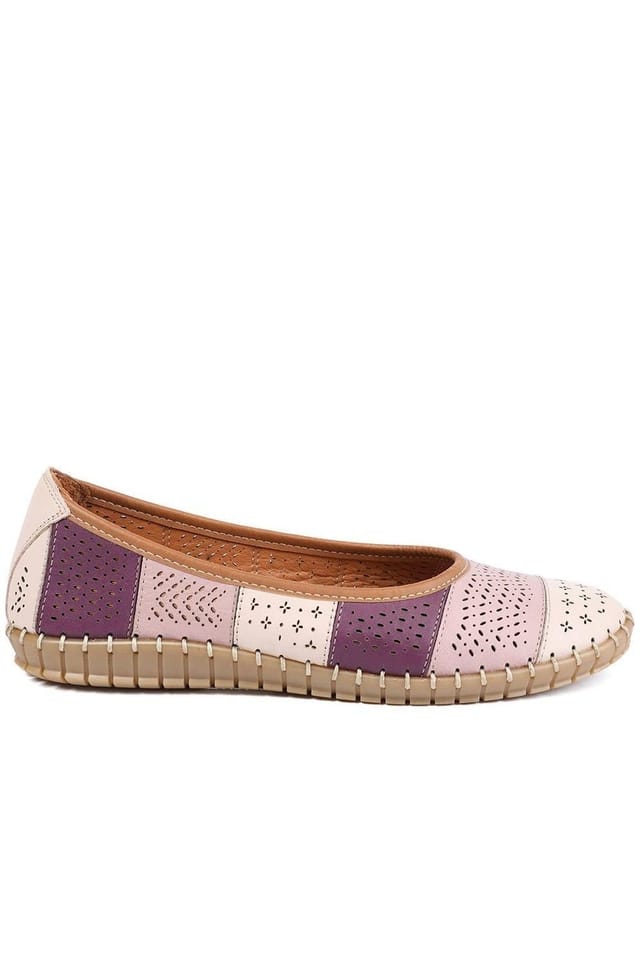 Bellissimo Bellissimo Women's Leather Laser Cut Pumps in Lilac - 2
