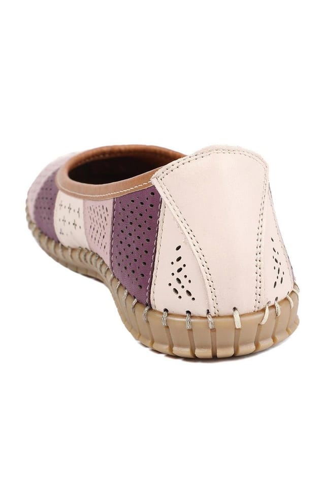 Bellissimo Bellissimo Women's Leather Laser Cut Pumps in Lilac - 3