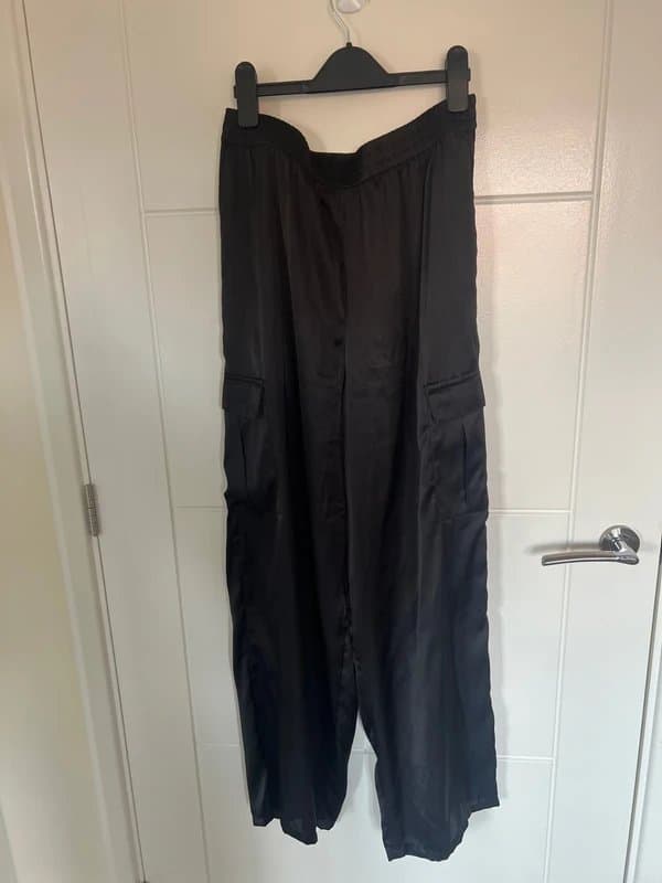 New Look Black new look cargo pants. Size 10