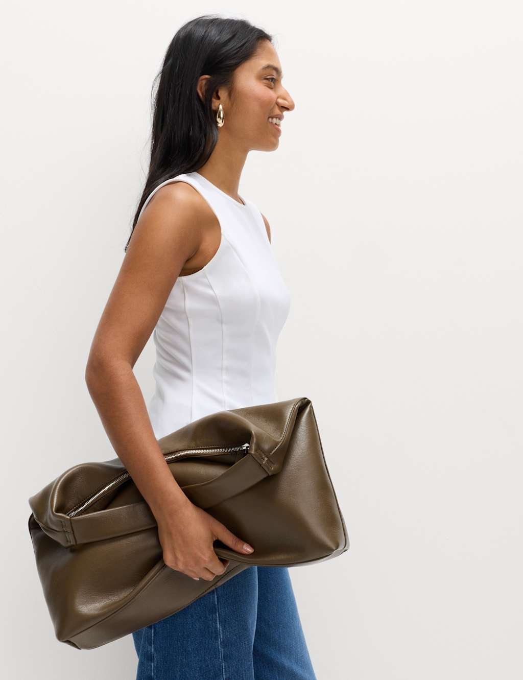 Marks & Spencer M&S Fitted Sleeveless Peplum Top Soft White - 2