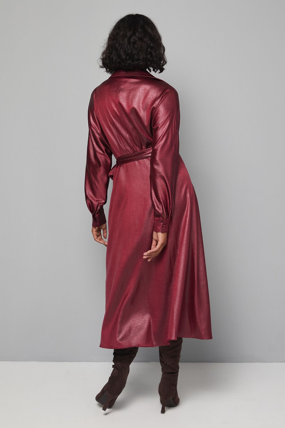 Wallis Wallis Women's Textured Satin Wrap Midi Dress in Burgundy - 3