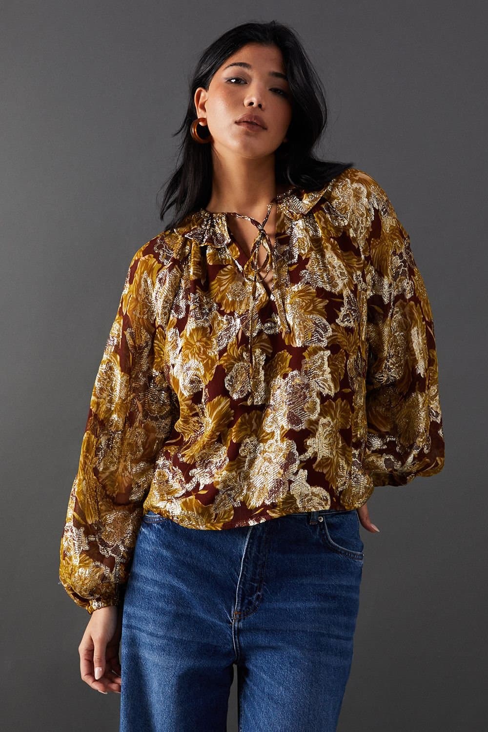 Warehouse Warehouse Women's Printed Metallic Jacquard Tie Neck Frill Collar Blouse in Floral