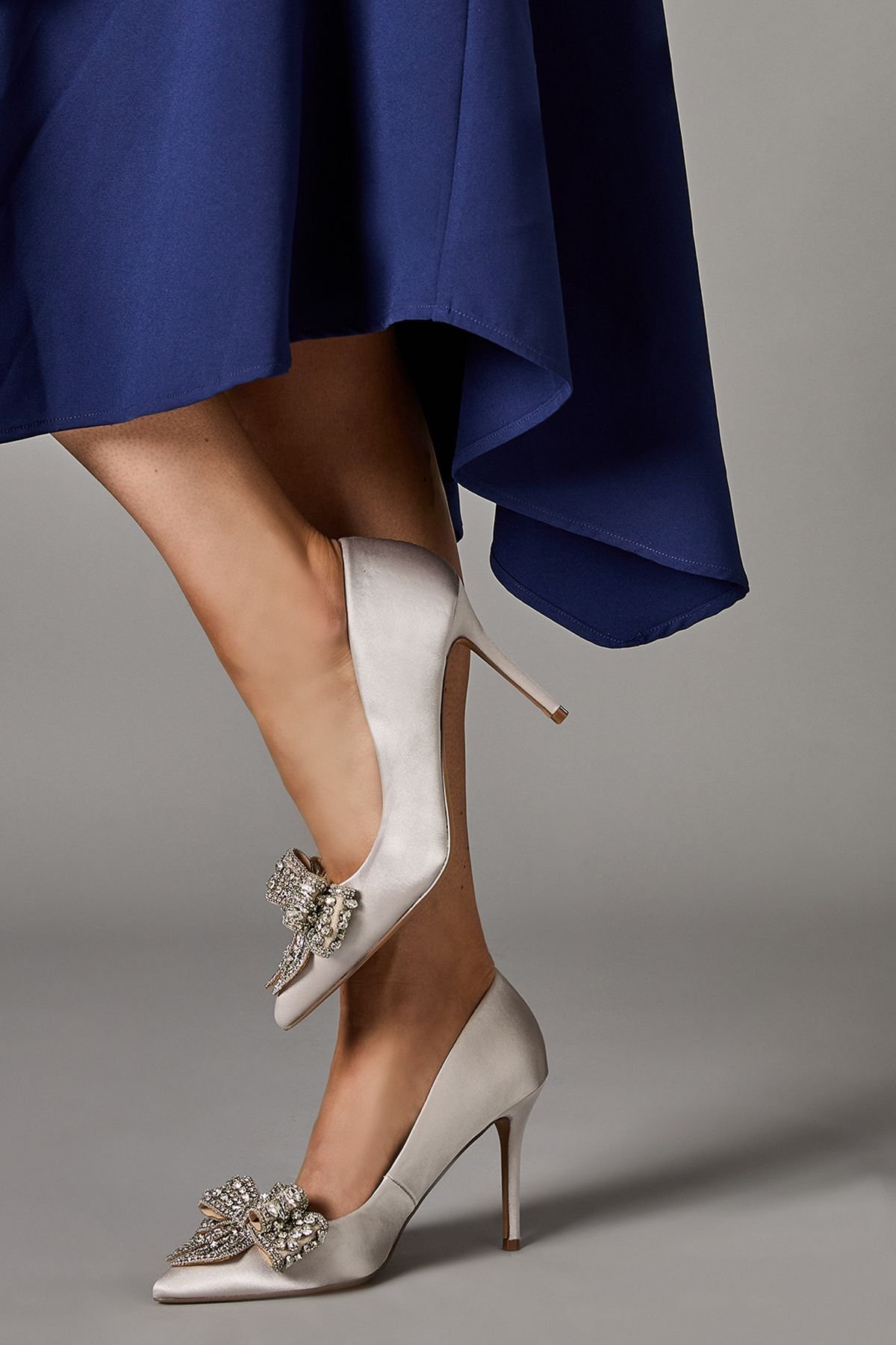 Coast Coast Women's Wide Fit Tania Satin Embellished Bow High Heel Stiletto Court Shoes in Silver - 2