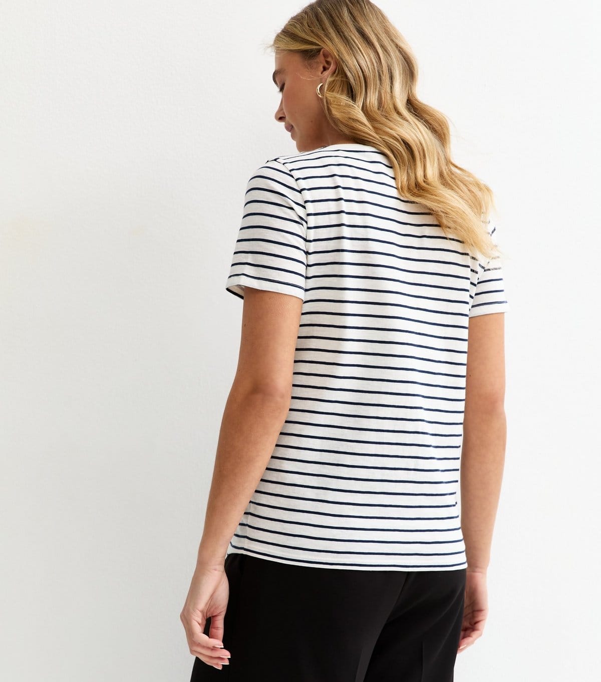 New Look Women's Maternity White Stripe V Neck T-Shirt New Look - 4