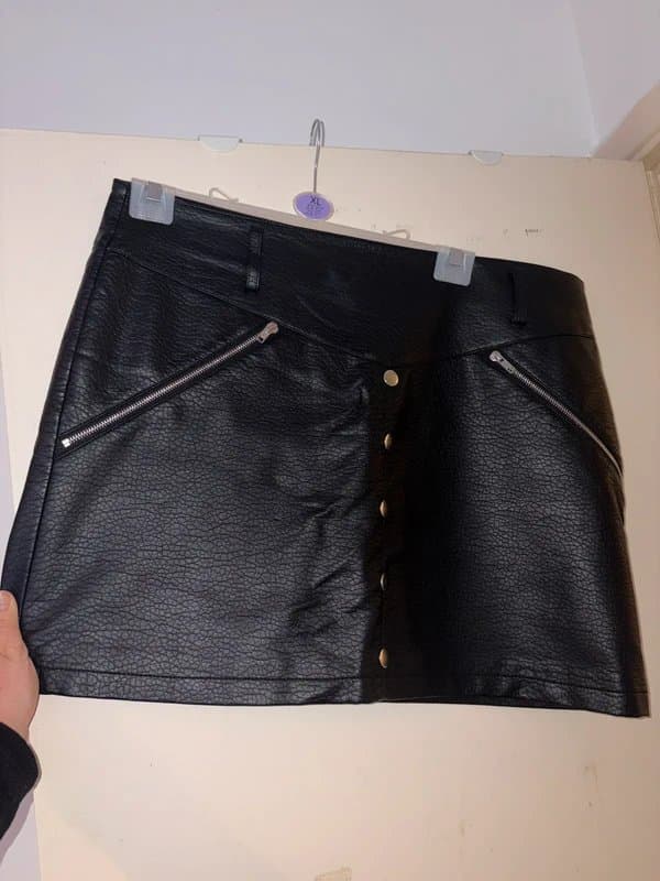 ASOS Black Faux Leather Skirt🖤