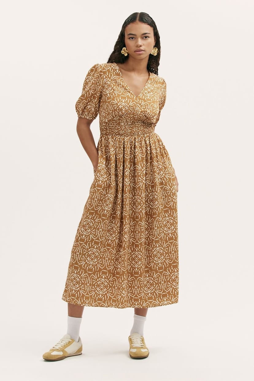 Finery London Finery London Women's Kiara Printed V-Neck Midi Dress in Light Tan - 1