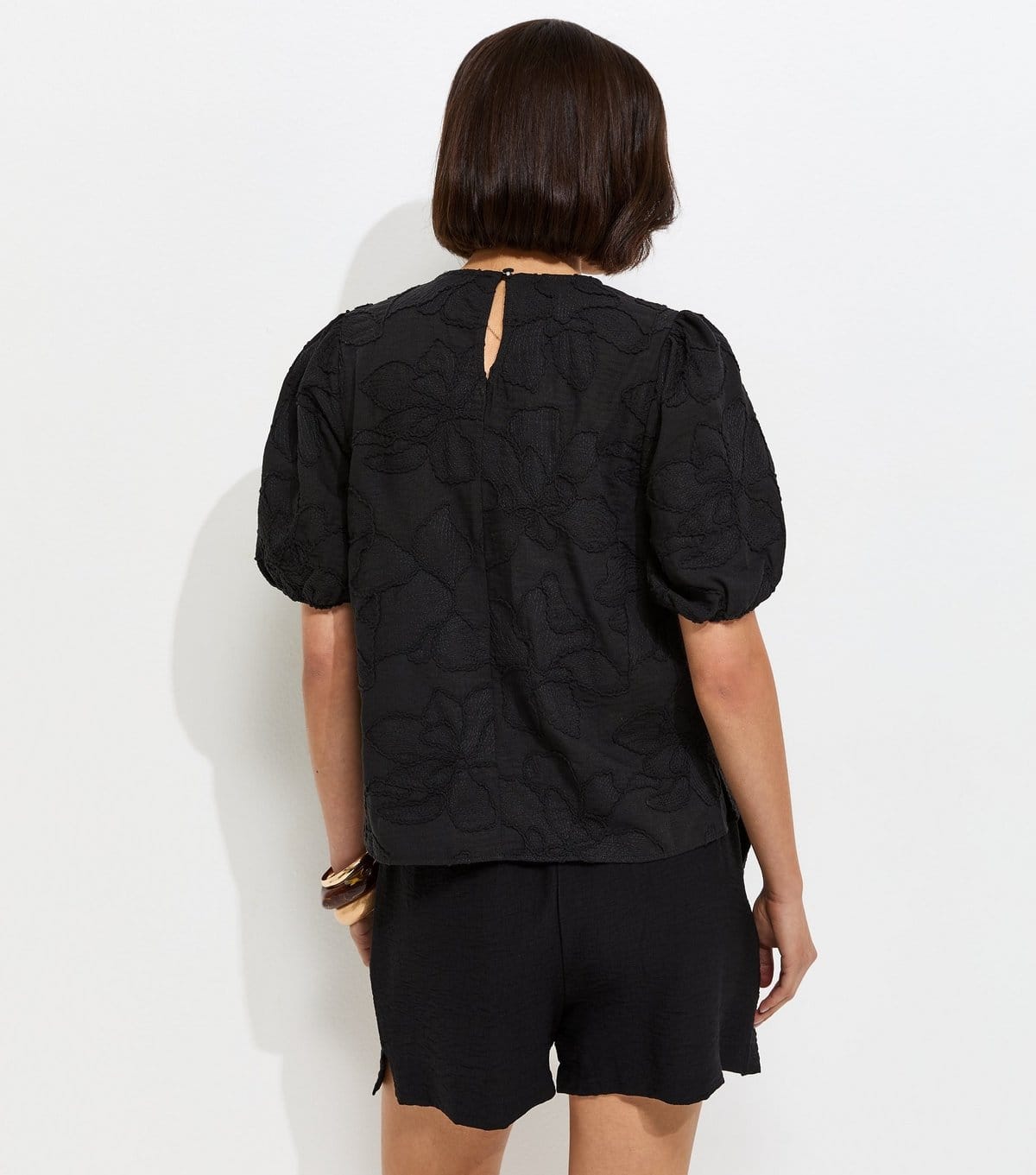 New Look Women's Black Floral Embroidered Puff Sleeve T-Shirt New Look - 4