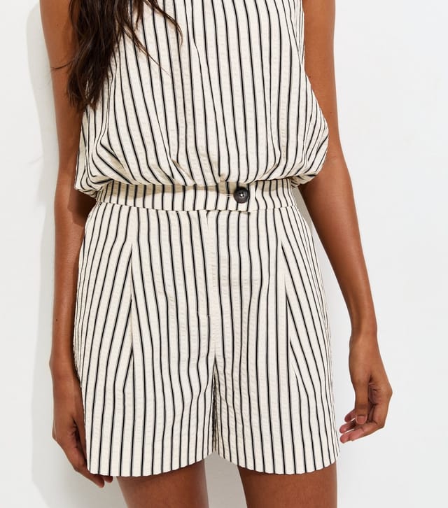 New Look Women's Cream Striped Seersucker Shorts New Look - 3