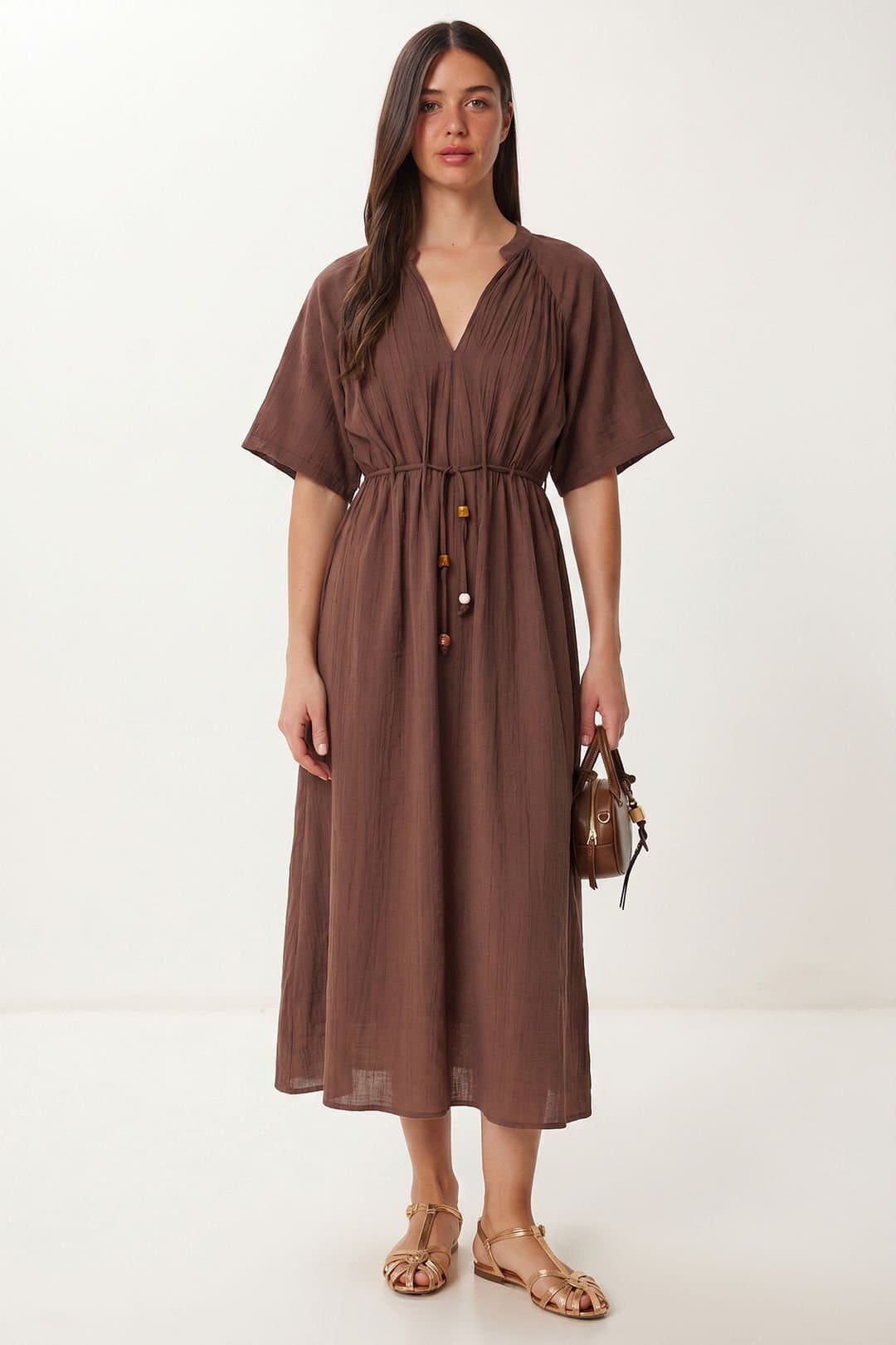 Happiness Istanbul Happiness Istanbul Women's Solid Chiffon Midi Dress With Tie Detail in Chocolate