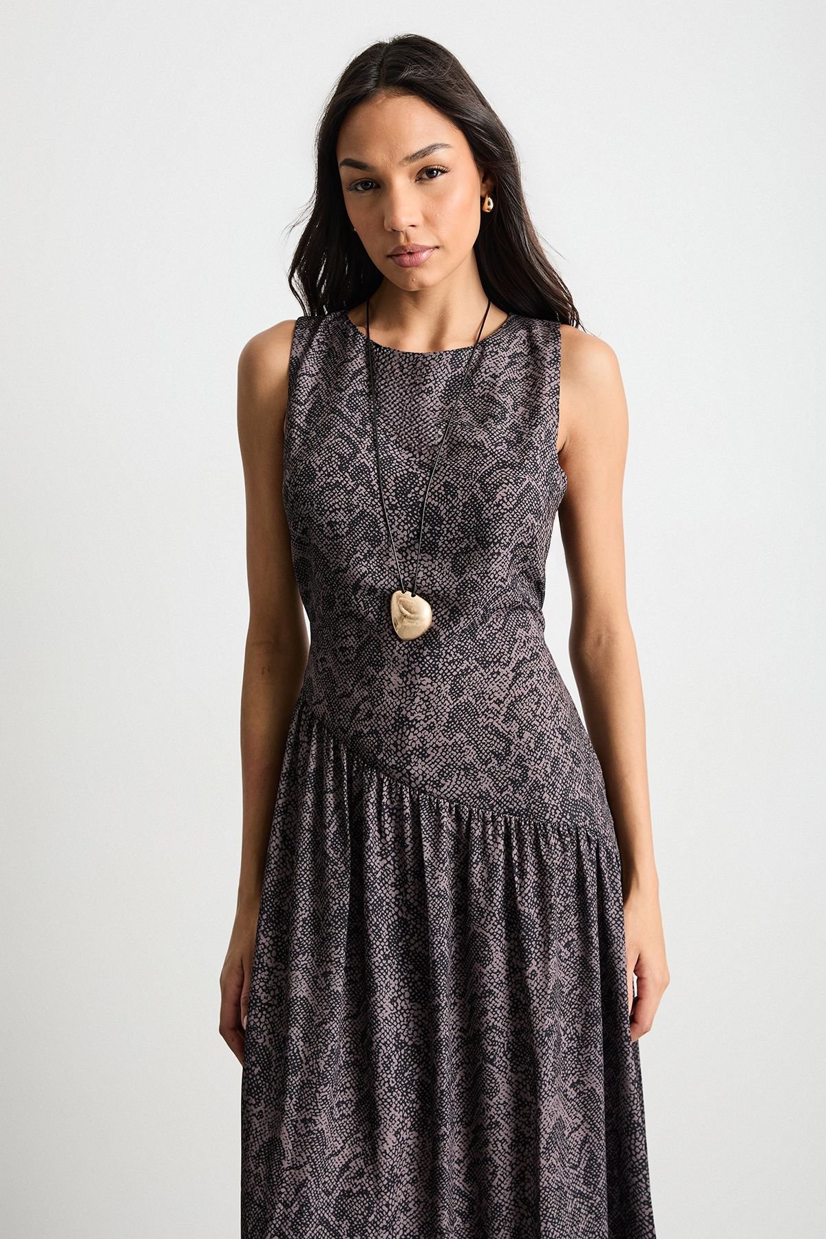 Warehouse Warehouse Women's Printed Dropped Waist Chiffon Tiered Maxi Dress in Brown - 4