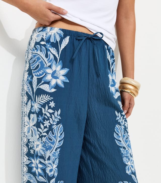 New Look Women's Blue Tropical Flower Print Crinkle Trousers New Look - 2