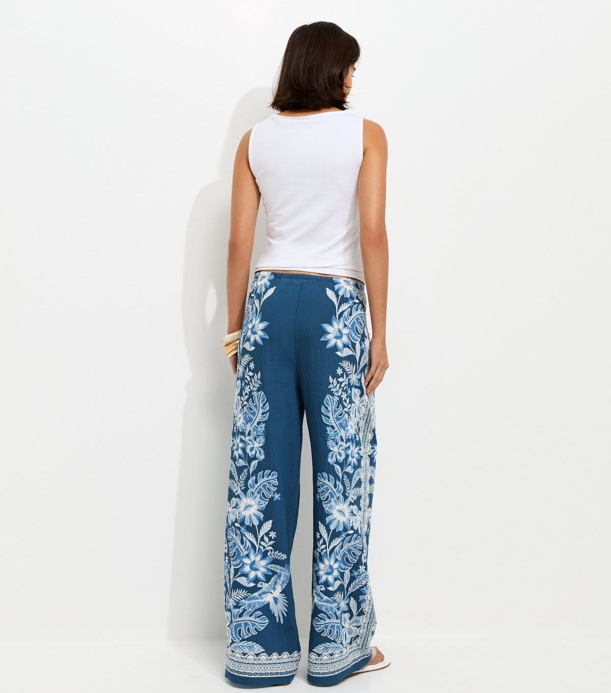 New Look Women's Blue Tropical Flower Print Crinkle Trousers New Look - 4