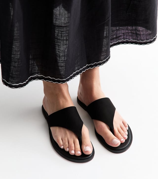 New Look Women's Black Faux Suede Wide Toe Strap Flat Sandals Vegan New Look - 2