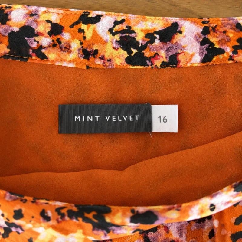 Mint Velvet Beautiful Mint Velvet orange printed tiered mini skirt in UK 16