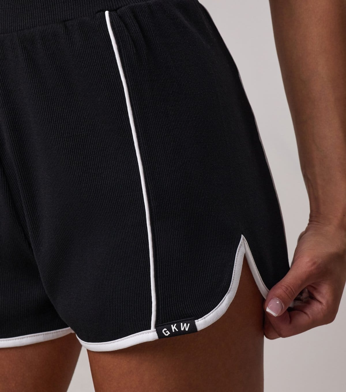 Gym King Women's Black Ribbed Contrast Trim Shorts Gym King New Look - 4