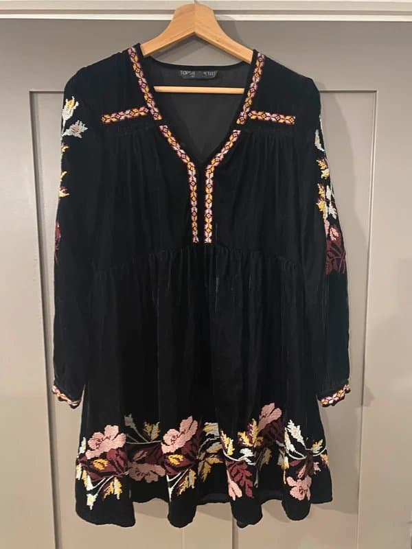 Topshop Topshop petite black embroidered dress