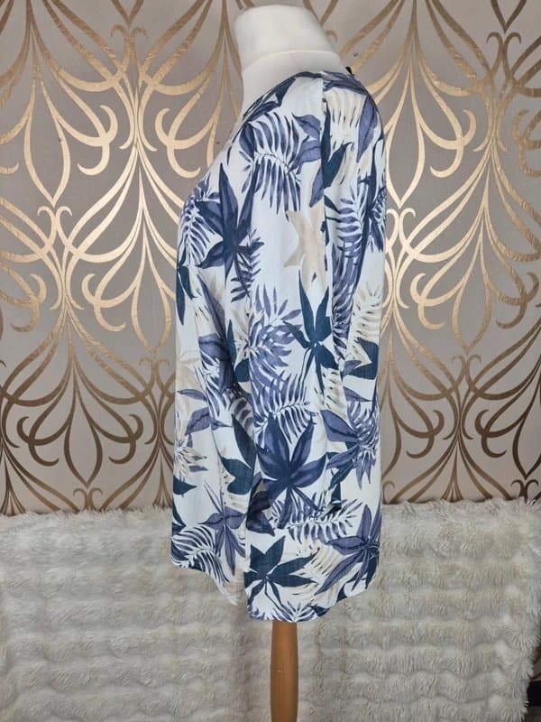 Izabel London Izabel London curve shirt cover up 18/20