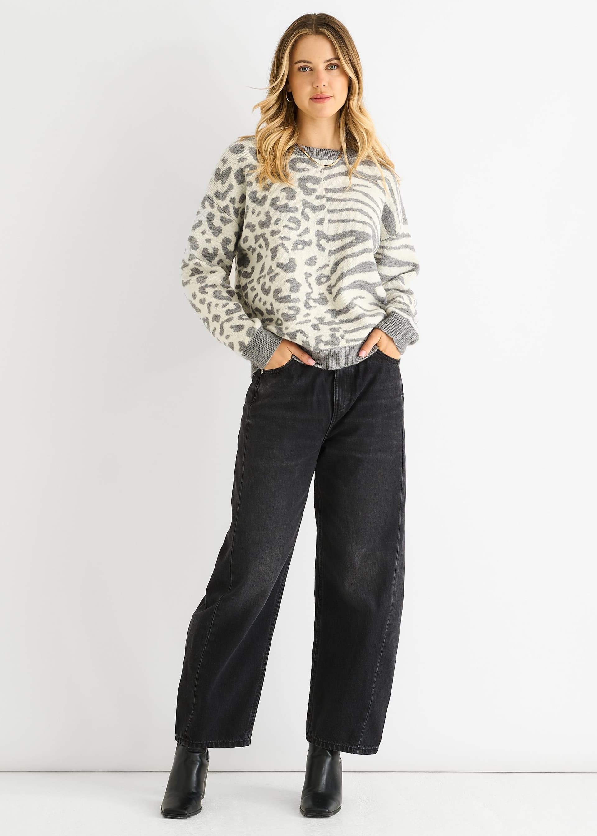 Gini London Gini London Women's Grey Contrast Zebra Animal Knit Jumper