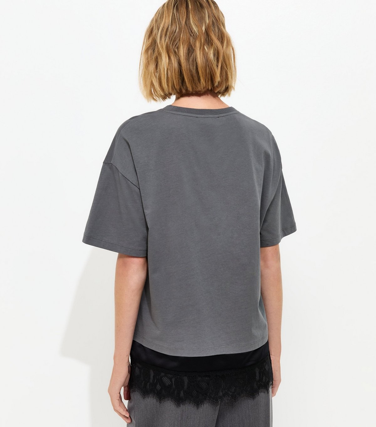 New Look Women's Dark Grey Satin Lace Hem Oversized T-Shirt New Look - 4